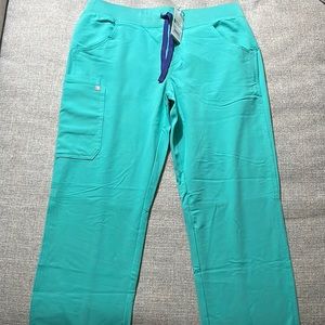 Figs NWT Surgical Green Kade pants M/T (new release)